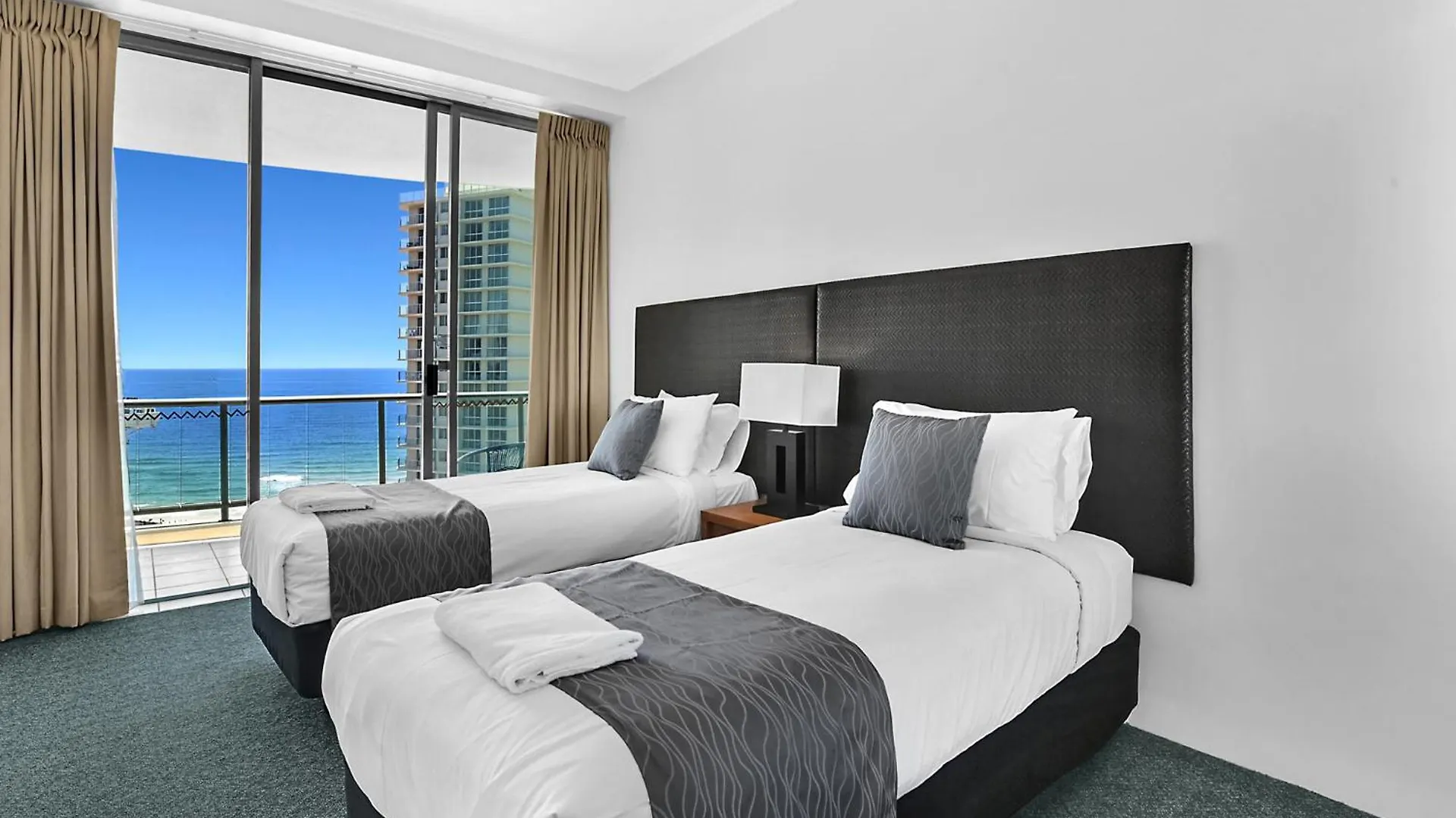 Ocean View Apartment With Parking By Serain Residences Gold Coast Ausztrália
